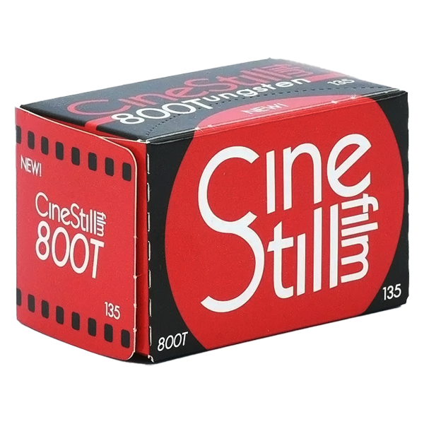 CineStill 800T Tungsten Xpro 135 fargefilm med  bilder for 35mm kamera.