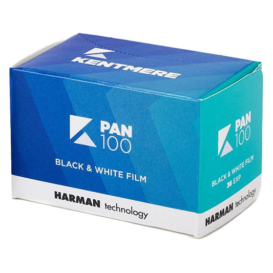 Kentmere 100 135 svart/hvitt-film med 36 bilder for 35mm kamera.